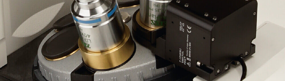 Adjustment of the Focal Planes in Confocal Microscopy